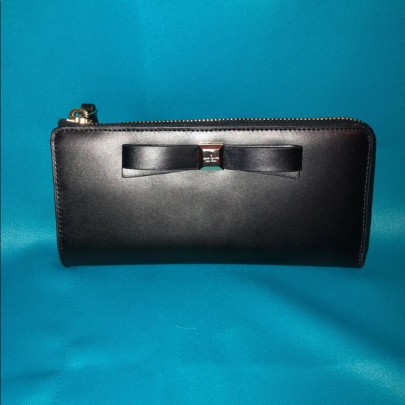 kate spade Handbags - Kate Spade Montford Park Nisha Wallet ♠️